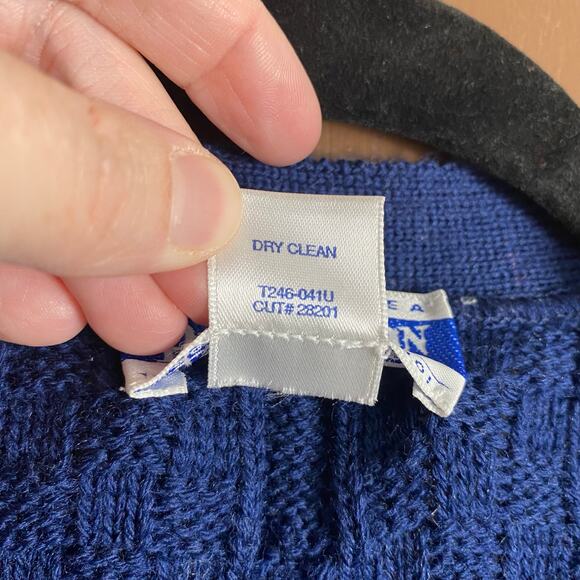 Vintage Pendleton Sz M Women's 100% Virgin Wool Sweater Vest Button Front Navy - Picture 5 of 8